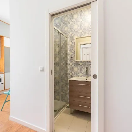 Apartment Mouraria Lovers Cozy Bright Lisbon
